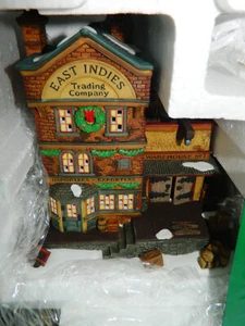 NEU Department 56 Dickens' Village Serie "East Indies Trading Co" #58302 in BOX - Bild 1 von 8