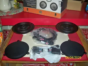 New OEM Fairing 6.5" Speakers & Grills for Harley Touring - Picture 1 of 2