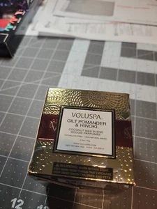 Voluspa Gilt Pomander & Hinoki Bougie Parfumee Coconut Wax Blend Candle 2.5 oz - Picture 1 of 2