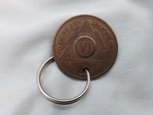 VI ROMAN 6 YEAR AA ALCOHOLICS ANNAMOUS VTG BRASS RECOVERY RECOGNITION KEYCHAIN - Picture 1 of 11