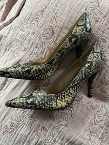 Women’s Bandolino Leather Faux Snakeskin Pumps Size 8.5 - Picture 1 of 6