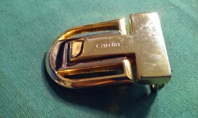 DE COLECCIÓN AÑOS 80 HECHO EN ITALIA PIERRE CARDIN PARA HOMBRE CHAPADO EN ORO LOGOTIPO HEBILLA DE CINTURÓN 1" Foto 1 de 4