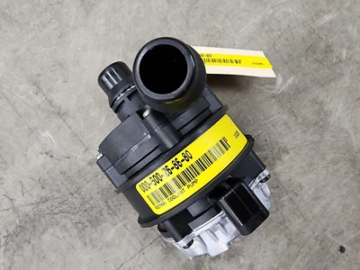 A0005002686 2015-2018 MERCEDES-BENZ / AMG AUX. BOMBA DE AGUA REFRIGERANTE NUEVA OEM/BOSCH Foto 1 de 4