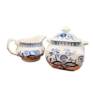 SUGAR BOWL AND CREAMER SET WEDGWOOD BLUE HERITAGE BLUE ONION PATTERN - Picture 1 of 11