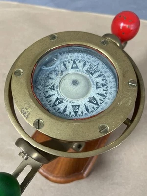 Brújula náutica Bergen de latón base cardán Noruega con burbuja leer Foto 1 de 4