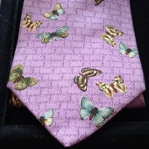 Chanel tie purple 100% silk Made in Italy butterfly pattern with chain - Picture 1 of 4