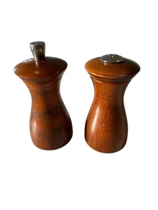 VERITY Salz- und Pfefferstreuer mitteldunkles Holz seidenmatt 4 Zoll - Bild 1 von 7