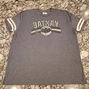 T-shirt BATMAN Superhero grigia stile baseball logo DC Comics uomo taglia adulto 2XL - Foto 1 di 4