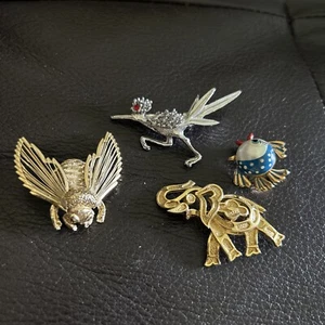 Vintage Brooch Lot Brooches Elephant Bee Fish Roadrunner - Picture 1 of 1