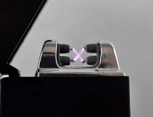 Dual Arc elektrisches Feuerzeug elektrisch flammenlos. Farbe schwarz - Bild 1 von 7