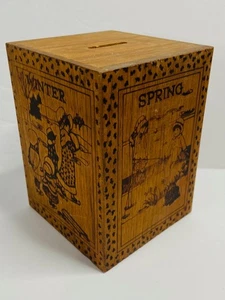 Vintage Toystalgia Inc Holzmünze Sparschwein Pyrographie Kunst Darstellung Jahreszeiten - Bild 1 von 13