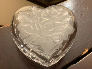 Clear Glass Heart Shaped Trinket Box With Frosted Floral Pattern - Picture 1 of 12