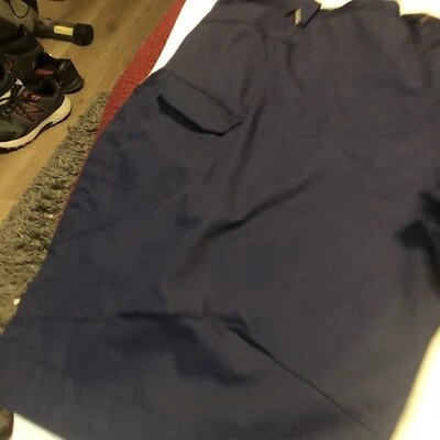GRAN PANTALÓN CORTO CARGO PARA HOMBRE CON MÚLTIPLES BOLSILLOS Azul Marino Nuevo sin Etiquetas Foto 1 de 4