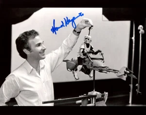 FOTO PRODUCTOR 8x10 autografiado firmado por Howard Kazanjian Star Wars Beckett Bas - Imagen 1 de 2