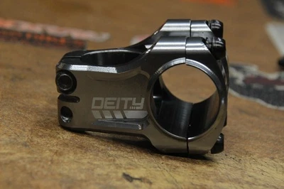 Deity Copperhead Mountain Bike Stem 35mm x Zero Degrees 31.8 Bar Clamp Silver - Image 1 of 3