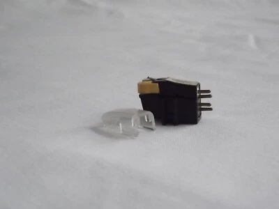 Stereo Turntable Vintage and Original Realistic R27E Cartridge & Shure Stylus - Image 1 of 4