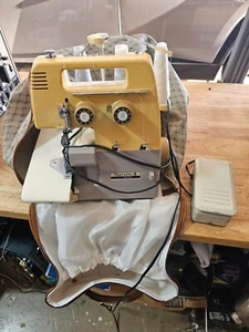 Bernina Bernette MO-203 Overlock Serger 3 Thread Sewing Machine — Tested Working - Picture 1 of 12