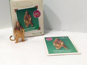 NEW!! 2003 “Cowardly Lion” Hallmark Mini Ornament Wizard of Oz - Picture 1 of 3