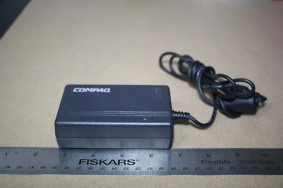 Compaq Model LE-9702A Laptop Charger Output/19V DC 3.16A 60W  - Image 1 of 4