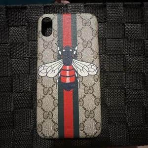 Gucci GG Supreme Monogram Bee iPhone 6 Case - Photo 1 sur 6