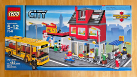 LEGO City: City Corner 7641 New in Factory Sealed Box retired in 2011