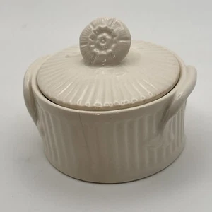 Vtg Authentic Leedsware Classic Creamware Small Trinket Jewelry Box Flower *READ - Picture 1 of 10