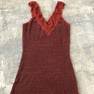 We The Free rotes Damen-Tanktop klein zierlich Spitzenbesatz zu ärmellos - Bild 1 von 14