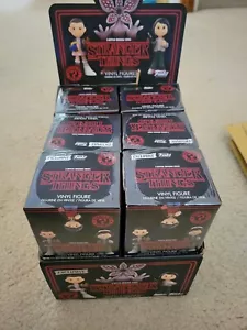 Stranger Things Series 1 Funko Mystery Minis Hot Topic Exclusive Case 12 SEALED - Picture 1 of 4