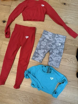 Women’s Best Bundle Size Small Red And Turquoise And Camouflage Gym Set Small - Image 1 of 4