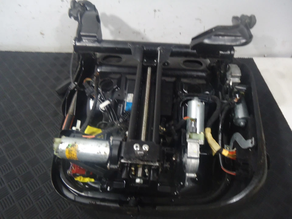 Volkswagen Passat GLX 2002 sedán de 4 movimientos 2,8 L asiento delantero derecho pista Foto 1 de 4