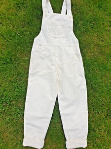 NEW MINI BODEN GIRL'S BRODERIE DUNGAREES - Off White - Age 5-6 - Picture 1 of 3