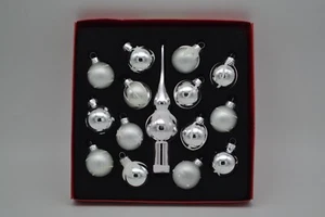 Nuevo Holiday Time 15 Piezas Vidrio Árbol de Navidad Adornos Plata 1.25" - Imagen 1 de 6