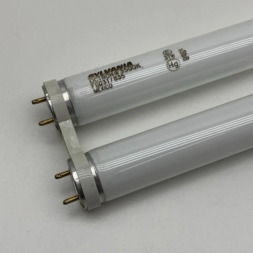 Case of 12 SYLVANIA Fbo31/835 Octron 31w Lamp Light Bulbs 3500k Curvalume