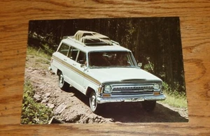 Original 1972 Jeep Wagoneer Oversized Postcard 72 - Picture 1 of 2
