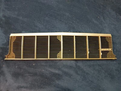 82 83 84 85 Buick Century parrilla y calcomanía insignia cromada OEM parrilla original de fábrica Foto 1 de 4