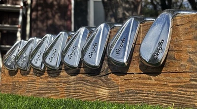 Juego de empuñaduras de ejes originales de acero rígido Spalding Eagle Iron 3-PW RH de colección limpias Foto 1 de 4