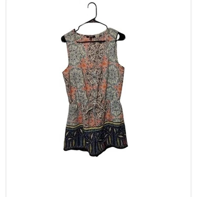 波西米亚花卉连身裤短裤 M 码无袖吊带旅行游轮节日海滩 — 第 1/4 张图片