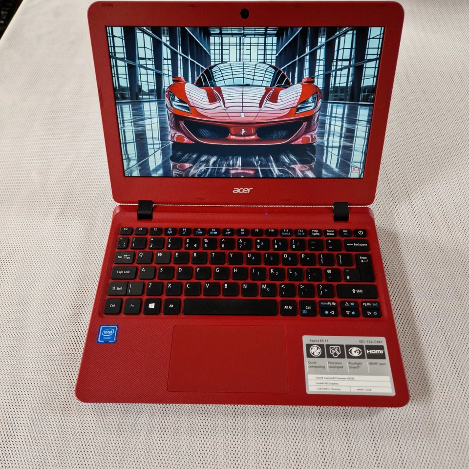 Acer Aspire ES11 ,ES1-132-C4XY, Celeron, 11.6", Wind 10 ,32Gb EMMc,4Gb RAM (127) - Image 1 of 4