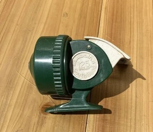 Vintage South Bend Gladding 125 Spin-Cast Rolle. - Bild 1 von 4