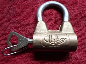 HARDENED  VINTAGE BRASS PADLOCK ABLOY FINLAND FINNISH - WORKING CONDITION ! - Picture 1 of 8