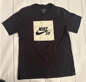 Nike SB Adult Size Medium Tshirt - Picture 1 of 4