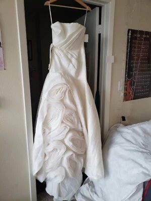  "White By Vera Wang" Ivory Wedding Dress Size 2 Ball Gown - Image 1 of 4
