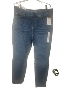 Signature by Levi Strauss & Co Gold Label Women's Totally Shaping Pull on Skinny - Picture 1 of 8