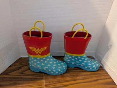Wonder Woman Kids Rubber Boots Used Size 10. - Image 1 of 4