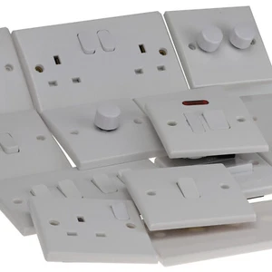 Curvo Blanco Interruptor/Potencia Enchufes/Fusible Spurs / Ciego / Atenuadores - Imagen 1 de 38