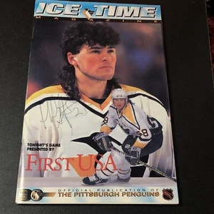 Revista Autografiada NHL Pittsburgh Penguins Ice Time Program Años 90 Firmada por 1 - Imagen 1 de 3