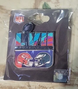 Prendedor de cascos de duelo Super Bowl LVII KC Chiefs vs Eagles nuevo con etiquetas - Imagen 1 de 2