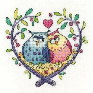 Heritage Crafts ~ gezähltes Kreuzstich-Set ~ Karen Carter ~ Liebeseulen - Bild 1 von 1