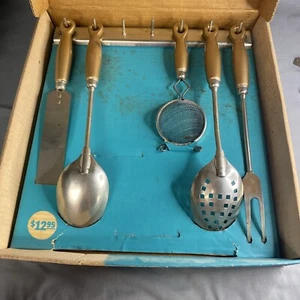 MCM Jewell Küchenutensilien-Set inklusive Aufhängeregal - Bild 1 von 7