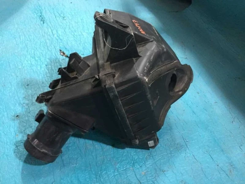 00 01 02 Audi A6 Quattro Wagon 2.8L USADO Purificador de Aire Caja Carcasa Foto 1 de 4